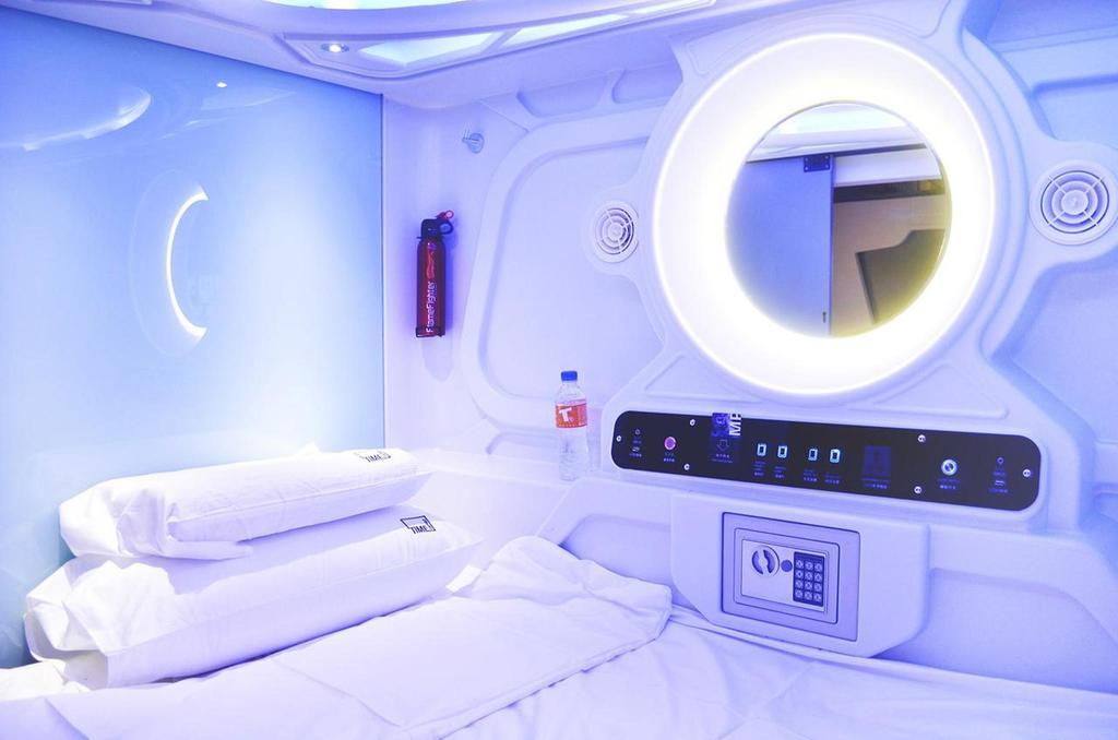 Time Capsule Hotel George Town Exterior photo